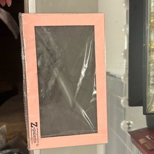 Z palette. Makeup magnetic palette